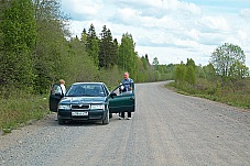 По отчётам местной власти - здесь на единственной федеральной дороге в российский город отнюдь не грунтовка, а асфальт